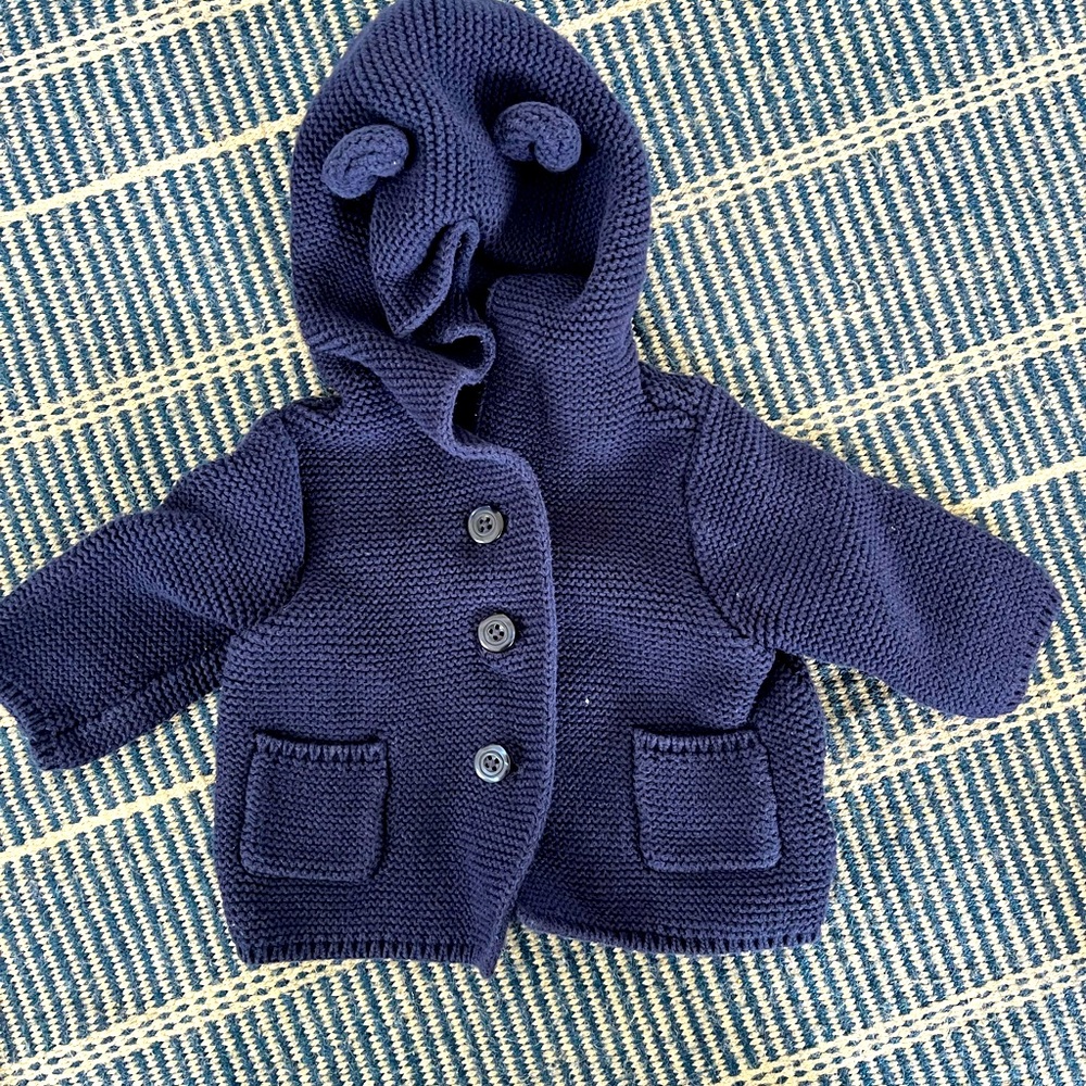 Baby gap 0-3 hooded sweater